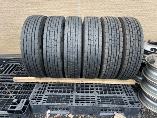タイヤ、ホイール TB 245/70R19,5 11R22,5 295/80R22,5