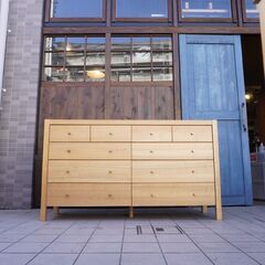 表参道にあるおしゃれなインテリアショップWISEWISE(ワイスワイス)のC.J-Ⅱ 4段チェストです。アッシュ無垢材のナチュラルな質感、シンプルで重厚感のあるカントリースタイルな雰囲気の洋服タンス♪DA215