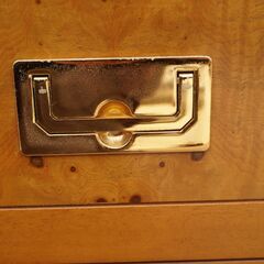 Karimoku(カリモク)の高級ブランドdomani(ドマーニ)よりMorganton(モーガントン)シリーズ サイドボード/ライトコニャックです。エレガントで上品なデザインはリビングや書斎にも♪DA212