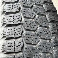 【取引確定】ハイエース用スタッドレスタイヤ