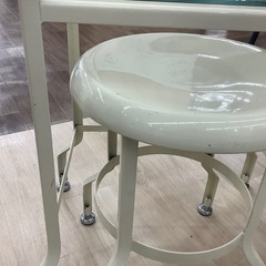 スツール付きアイアンドレッサーのご紹介です！