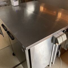 テーブル・ソファー・業務用 厨房用品・調理器具等／飲食店閉店に伴い 