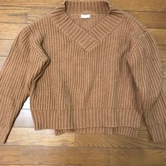 earth 茶色　セーター