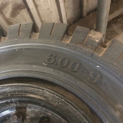 フォークリフト後輪ノーパンクタイヤ未使用