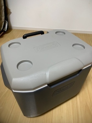 コールマンクーラーボックスタイヤハンドル付き