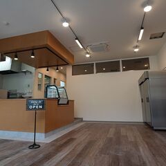 狛江市・和泉多摩川駅高架下の”基地”で、「食のECビジネス…