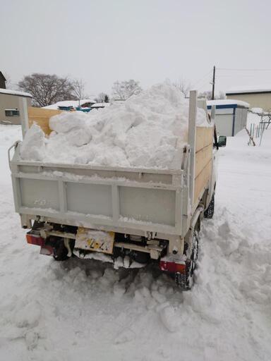 排雪作業 小さいダンプでわ行きません、デカ箱です itastes.it