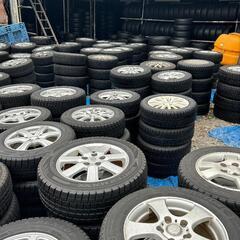 ❄️雪対策に！格安！均一価格！15インチアルミホイール付スタッドレスタイヤ多数あります⛄