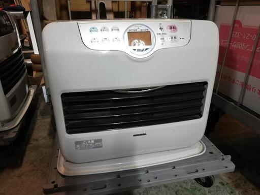 ハイパワーな灯油ファンヒーター入荷♪25日に受け取り可能です♪