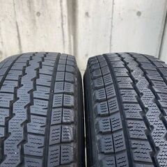＜200系ハイエース用 スタッドレスタイヤ4本＞ 195/80R15！溝◎！DUNLOP WINTER MAXX！