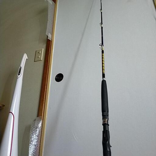 釣具。8本組の道糸と竿なんですけど! 値下げしましたよ!