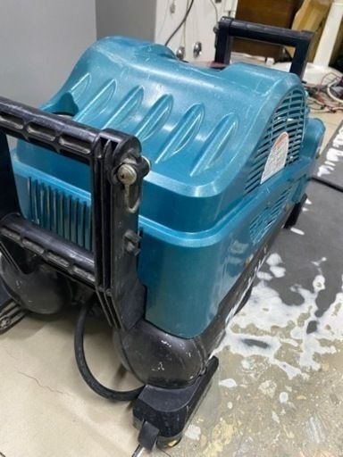 マキタ　MAKITA エアコンプレッサー　AC400X　リサイクルショップ宮崎屋佐土原店23.1.25ｋ マキタ MAKITA エアコンプレッサー AC400X リサイクルショップ宮崎屋