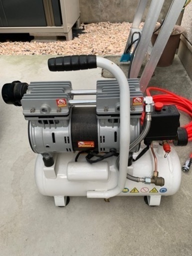 値下げ⭐️TrueTools エアーコンプレッサー 静音 オイルレス 小型/100V/タンク容量8L TRTO-SC8L