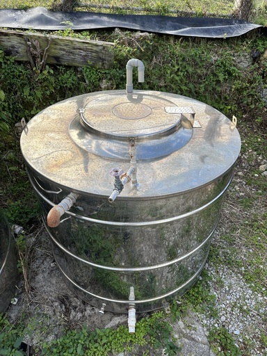 ステンレスタンク おそらく1,5ｔ用中古品