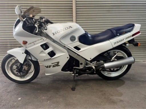 VFR750F  RC24 レストアベース