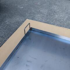 極厚鉄板　バーベキューに　大量調理に　イベントに最適　900ミリ✕550ミリ　持ち手付き　フチ付き