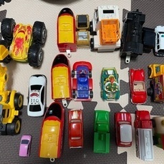 車おもちゃたくさん