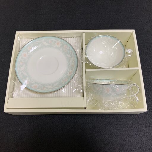 新品未使用　フェアモント２客  ノリタケ　カップ＆ソーサー
