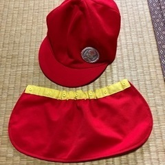 赤い子供用帽子⭐︎取り外し可能日除け付き
