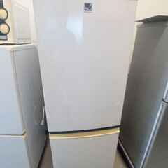 シャープ冷蔵庫167 L 2011年製別館に置いてあります