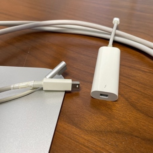 Apple Thunderbolt display27センチ、純正アダプタ付き-