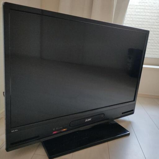 定価10万円　ブルーレイ内蔵32型テレビ