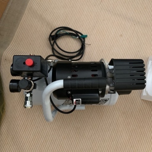 エアーコンプレッサー 10L 最終値下げ