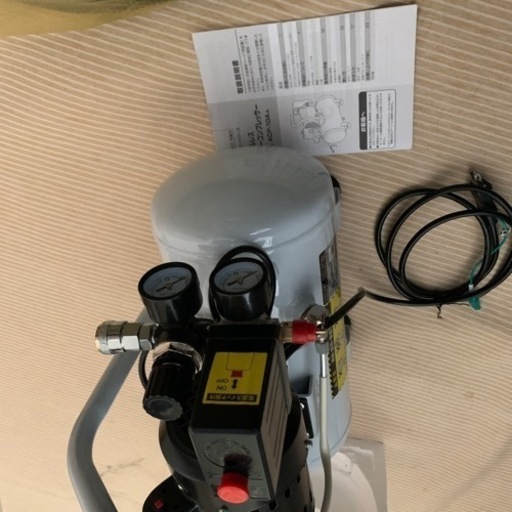 エアーコンプレッサー 10L 最終値下げ