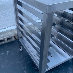 業務用 作業台 調理台 650×600×715(mm) 収納棚 コンロ台 厨房機材 飲食店 キッチン 厨房機器 店舗用品 洗い場 直接引き取り可能 大阪発