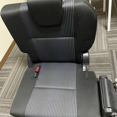 【ネット決済】ボクシー　DBA-ZRR80W 座席
