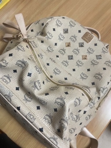 MCM リュック ベージュ スタッズ