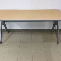 会議用テーブル　幅：150cm、奥行：６０ｃｍ：高さ：７０ｃｍ