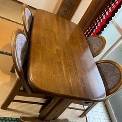 ダイニングテーブル、椅子4脚セット