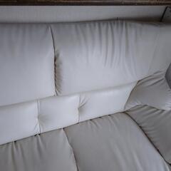 白いソファー