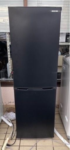 値下げ！15000→13500《2022年製》アイリスオオヤマ　冷凍冷蔵庫 162L ブラック IRSE-16A-B