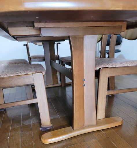 食卓セット　テーブル　肘付椅子2脚　肘なし椅子4脚　食卓7点セット
