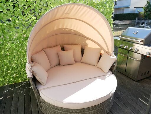 オシャレな屋外用ソファー　２０２２年６月購入　豊橋市引き取り可能な方