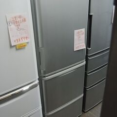 セール中につき、通常特価19,778円より2,000円引きの17,778円!　SHARP　シャープ　3ドア冷蔵庫　SJ-WA35Y-S　どっちもドア　350L　ノンフロン冷凍冷蔵庫　2013年製