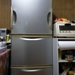 冷蔵庫食器棚