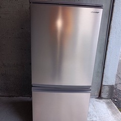 ✨激安価格✨冷蔵庫 シャープ 137L ブロンズ2018年製