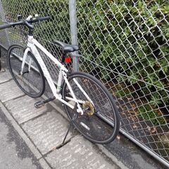 リサイクルショップどりーむ鹿大前店 No636 クロスバイク 白 ギア切替OK