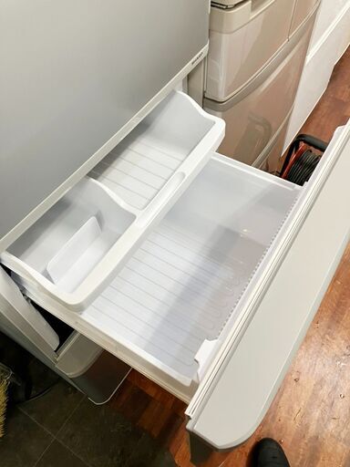 SHARP 350L 冷蔵庫 両開き 大容量 2019年製【地域限定配送無料】 地域限定送料無料 美品【 SHARP 】シャープ 350L 両開き 3ドア