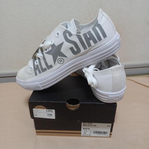 CONVERSEスニーカー26cm6500円でネットでも余り出ないサイズです
