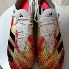 サッカースパイク adidas predator 