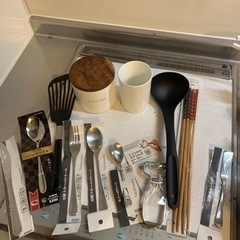 食事用具と調理器具セット