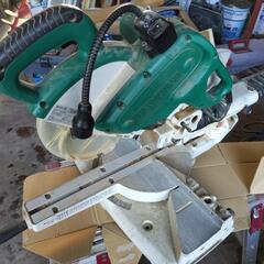 日立製切断機（スライド丸のこ）