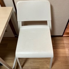 IKEAの椅子？　１脚