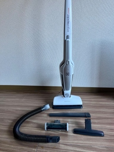 エレクトロラックス　コードレス　スティッククリーナー　シェルホワイト　充電スタンド付
