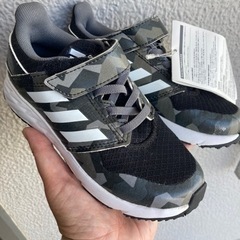 新品　adidas 18cm