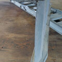 折り畳み式アルミラダー メーカー/耐荷重量不明 2本1組